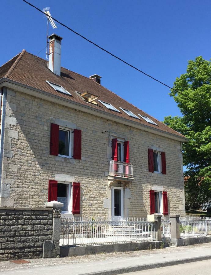 Maison d'hôtes&SPA La Vallée Des Rêves Nods Exterior foto